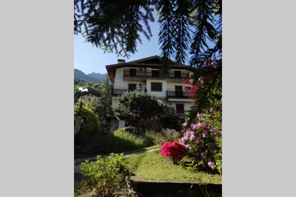 Ferrari'S: Bright Apartment With Magnificent View Chiesa in Valmalenco Exteriör bild